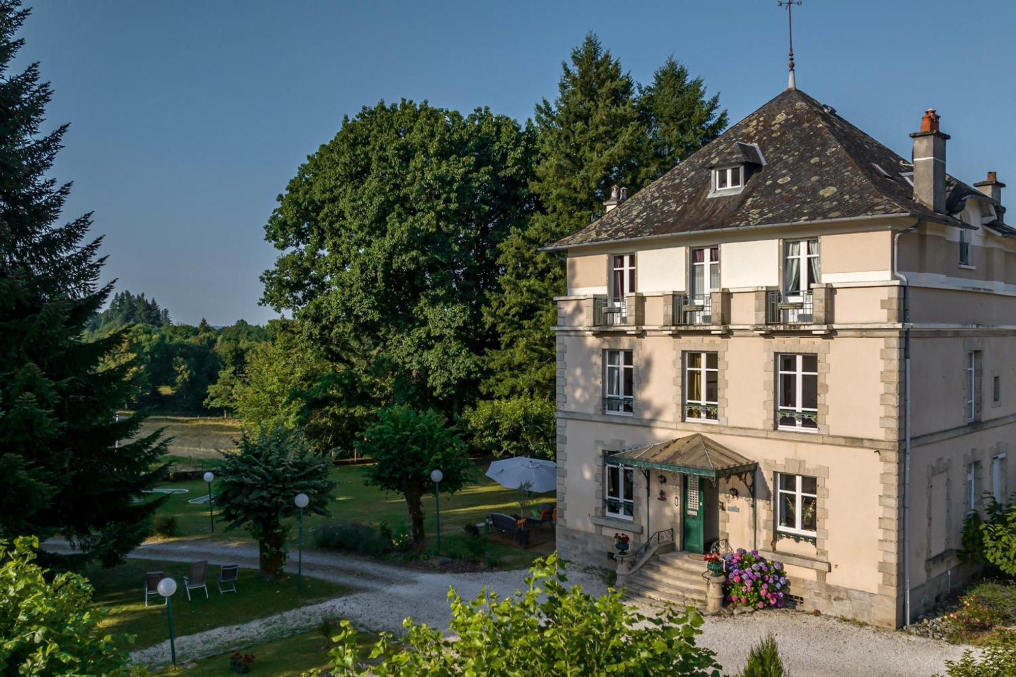 Domaine De La Clauzure 호텔 La Roche-Canillac 외부 사진